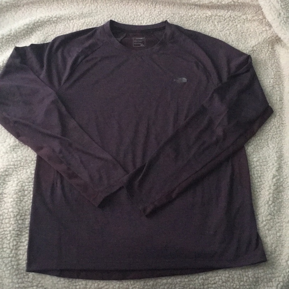 Men’s The North Face long sleeve tee